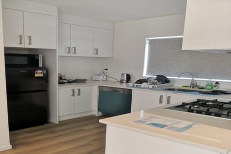 Photo of property in 9b Poruru Close, Papakura, 2110