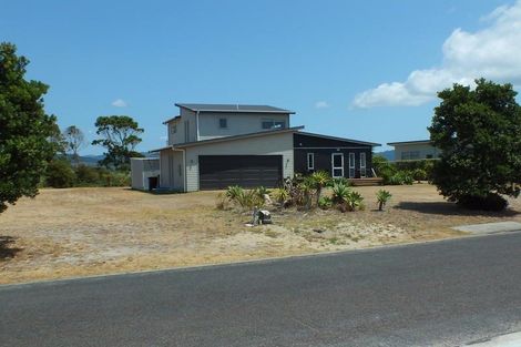 Photo of property in 124 Ti Kouka Crescent, Matarangi, Whitianga, 3592