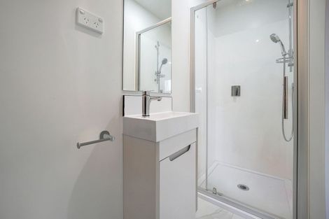 Photo of property in 2d Taratoa Street, Point England, Auckland, 1072