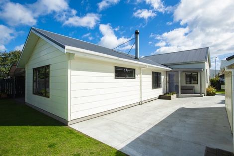 Photo of property in 52 Awapuni Road, Awapuni, Gisborne, 4010