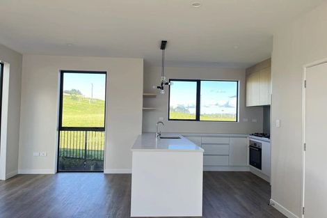 Photo of property in 31 Kapehu Road, Silverdale, 0932