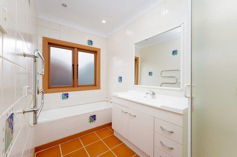 Photo of property in 27 Metcalfe Road, Ranui, Auckland, 0612