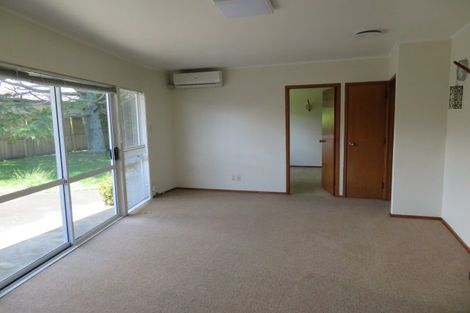 Photo of property in 2/39 Buckingham Crescent, Manukau, Auckland, 2025