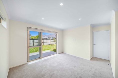 Photo of property in 22 Lamborn Drive, Papakura, 2110
