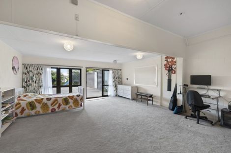 Photo of property in 5 Ladies Mile, Manly, Whangaparaoa, 0930