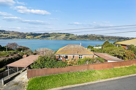 Photo of property in 17 Junction Road, Ravensbourne, Dunedin, 9022