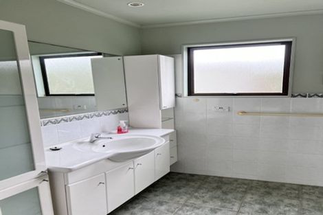 Photo of property in 93 Oliver Road, Eastern Beach, Auckland, 2012