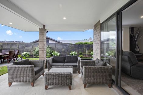 Photo of property in 22 William Andrew Road, Pukekohe, 2120