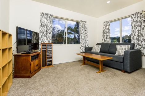 Photo of property in 17 Bushglen Court, Browns Bay, Auckland, 0630