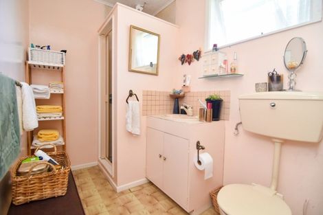 Photo of property in 10-12 Mckenzie Terrace, Carterton, 5713