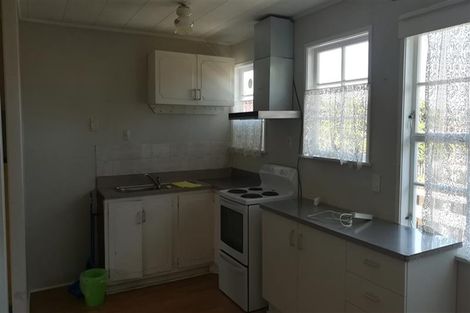 Photo of property in 68a Casuarina Road, Half Moon Bay, Auckland, 2012