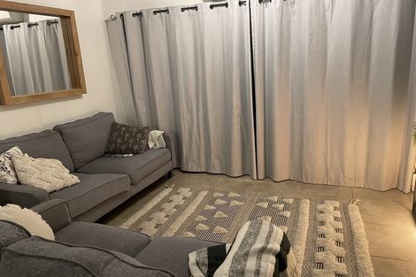 Photo of property in 4/5 Glen Road, Browns Bay, Auckland, 0630