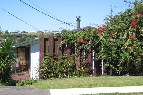 Photo of property in 2/88 Arran Road, Browns Bay, Auckland, 0630