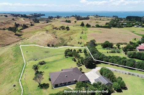 Photo of property in 3048 Awhitu Road, Awhitu, Waiuku, 2684