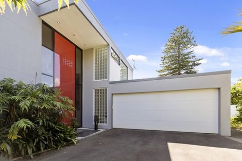 Photo of property in 52 Penrose Street, Woburn, Lower Hutt, 5010