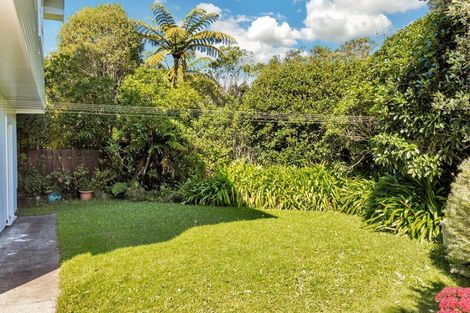 Photo of property in 11 Zande Terrace, Tawa, Wellington, 5028