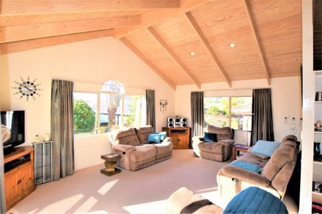 Photo of property in 28 Maurice Borich Place, Henderson, Auckland, 0610