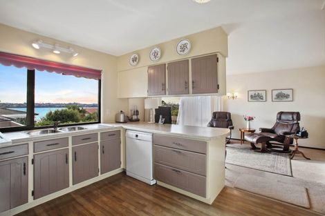 Photo of property in 5 Essington Place, Half Moon Bay, Auckland, 2012