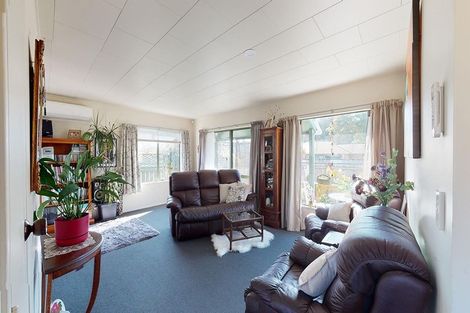Photo of property in 113 Aquarius Drive, Kawaha Point, Rotorua, 3010