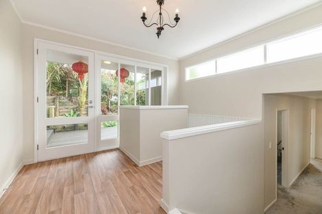 Photo of property in 6 Anchor Place, Beach Haven, Auckland, 0626