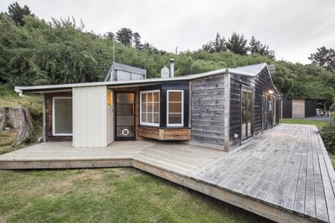 Photo of property in Kaimata Retreat, 297 Cape Saunders Road, Cape Saunders, Dunedin, 9077