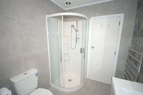 Photo of property in 1/46 College Road, Northcote, Auckland, 0627