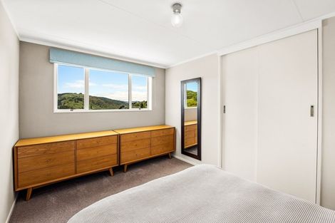Photo of property in 18 Greenwich Grove, Stokes Valley, Lower Hutt, 5019