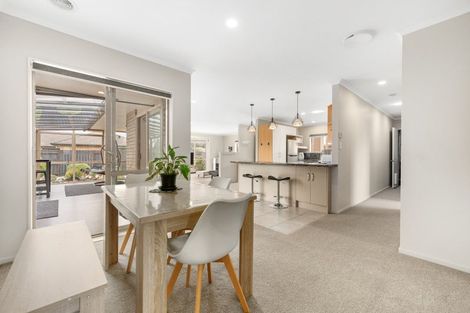 Photo of property in 11 Chestnut Close, Kelvin Grove, Palmerston North, 4414