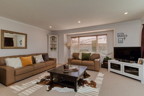 Photo of property in 16 Bourke Place, Havelock North, 4130