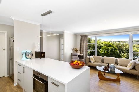 Photo of property in 28 Alwyn Place, Newlands, Wellington, 6037