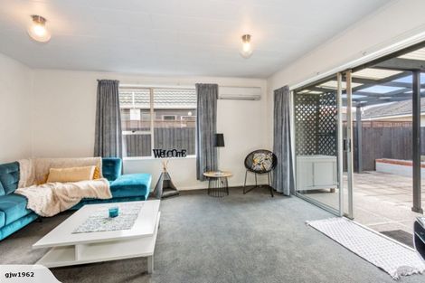 Photo of property in 2/366 Yaldhurst Road, Russley, Christchurch, 8042