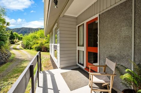 Photo of property in 41 Village Loop Road, Waipori Falls, Outram, 9073
