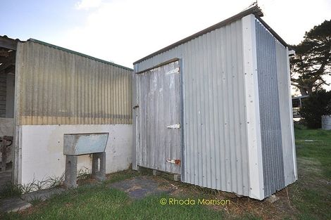 Photo of property in 32 Sandy Beach Road, Tinopai, 0593