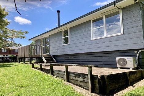 Photo of property in 21 West Harbour Drive, West Harbour, Auckland, 0618