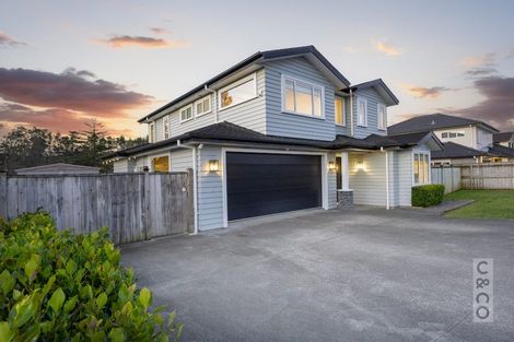 Photo of property in 11 Kahika Grove, Huapai, Kumeu, 0810
