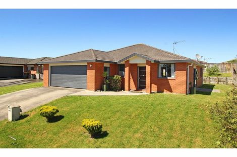 Photo of property in 122 Naylors Drive, Mangere, Auckland, 2022