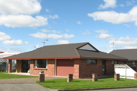 Photo of property in 8 Hammond Street, Bulls, 4818