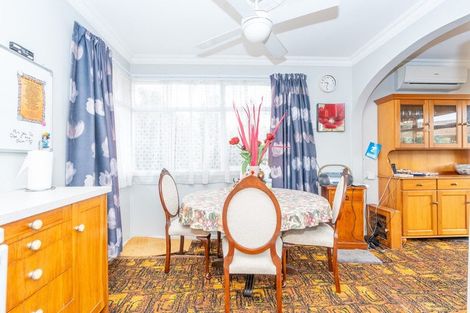 Photo of property in 35 Pulham Crescent, Queenwood, Hamilton, 3210