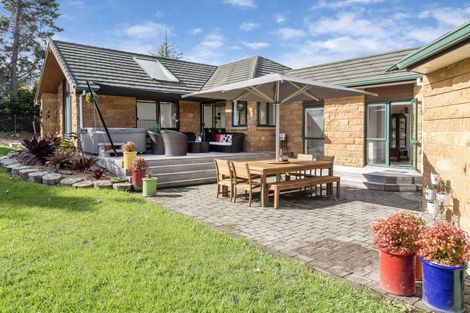 Photo of property in 384 Clifton Road, Whitford, Howick, 2571