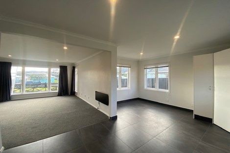 Photo of property in 36 Hinau Grove, Wainuiomata, Lower Hutt, 5014
