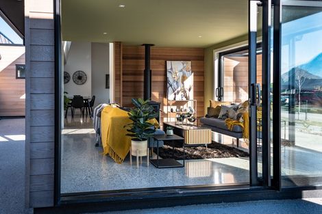 Photo of property in 34 Shepherd Road, Jacks Point, Queenstown, 9371