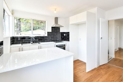 Photo of property in 33 Killington Crescent, Mangere, Auckland, 2022