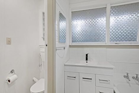 Photo of property in 19 Kathleen Crescent, Hornby, Christchurch, 8042