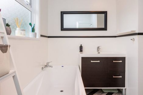 Photo of property in 386 Ruahine Street, Terrace End, Palmerston North, 4410