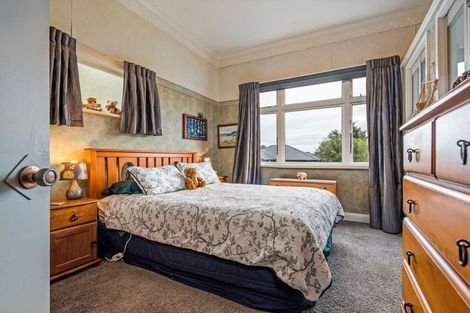 Photo of property in 4 Rosalie Terrace, Kelvin Grove, Palmerston North, 4414