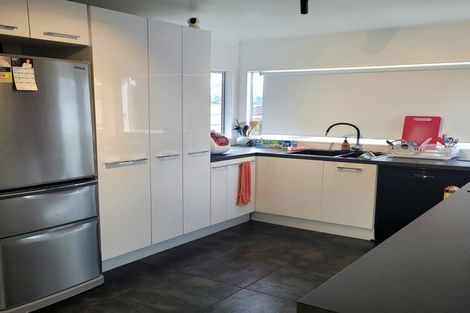 Photo of property in 70 Granville Drive, Massey, Auckland, 0614