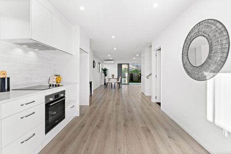 Photo of property in 6d Buisson Glade, West Harbour, Auckland, 0618