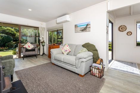 Photo of property in 115 Wilson Road, South Head, Helensville, 0874