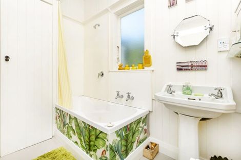 Photo of property in 29 Rose Street, Raglan, 3225