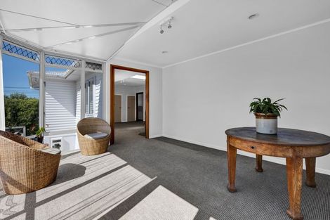 Photo of property in 10 York Crescent, Westown, New Plymouth, 4310